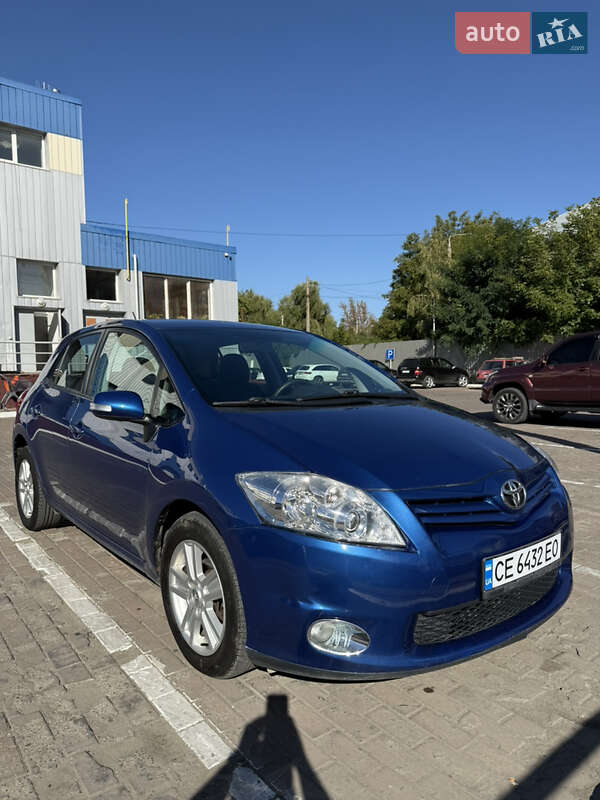 Toyota Auris 2011