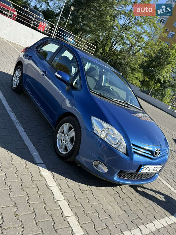 Toyota Auris 2011