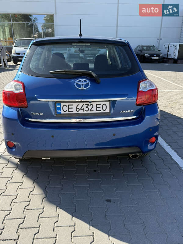 Toyota Auris 2011