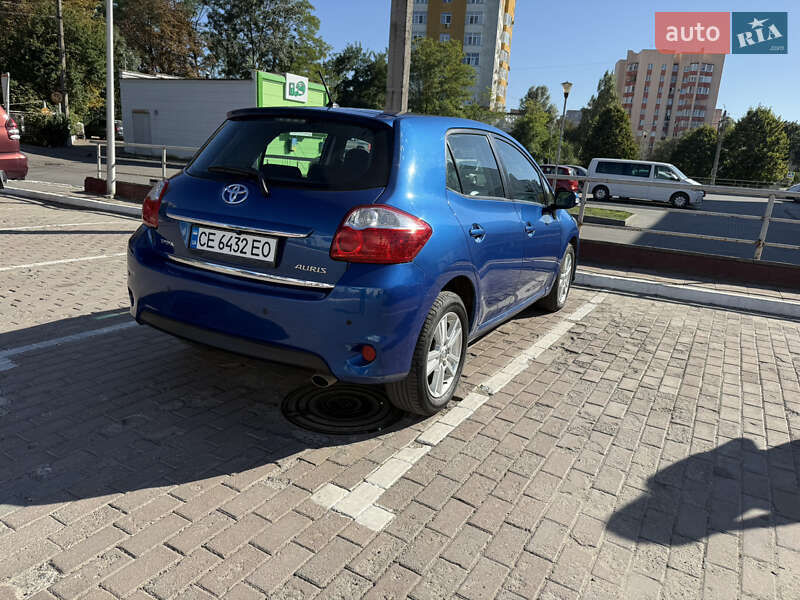 Toyota Auris 2011