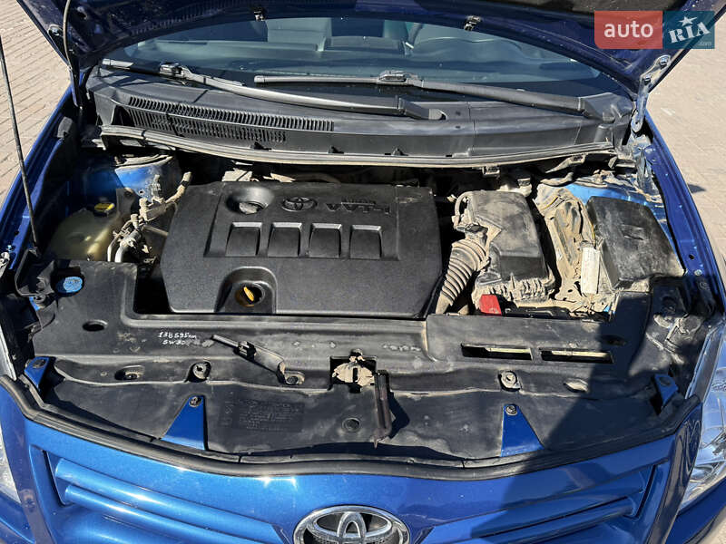 Toyota Auris 2011