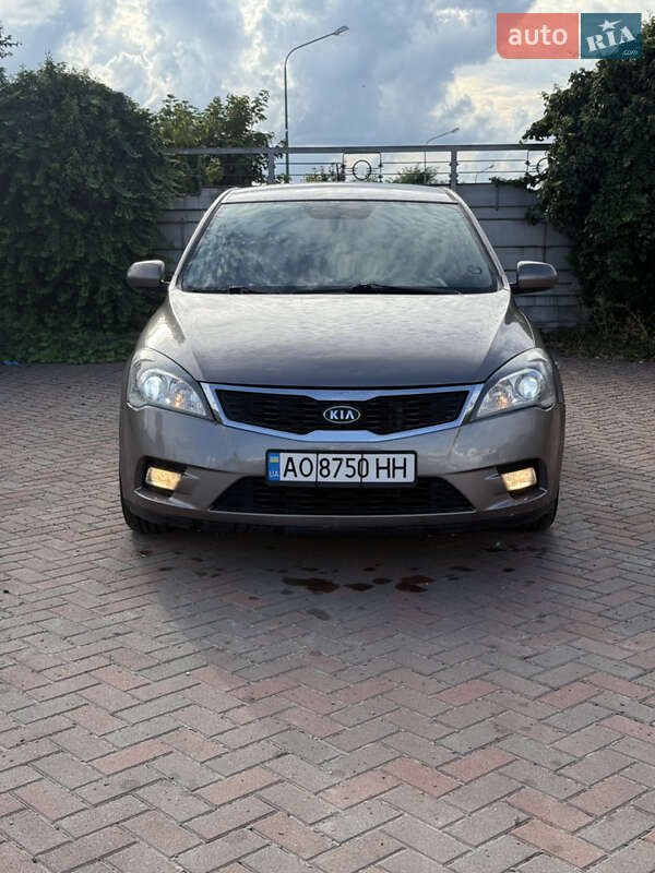 Kia Ceed 2011