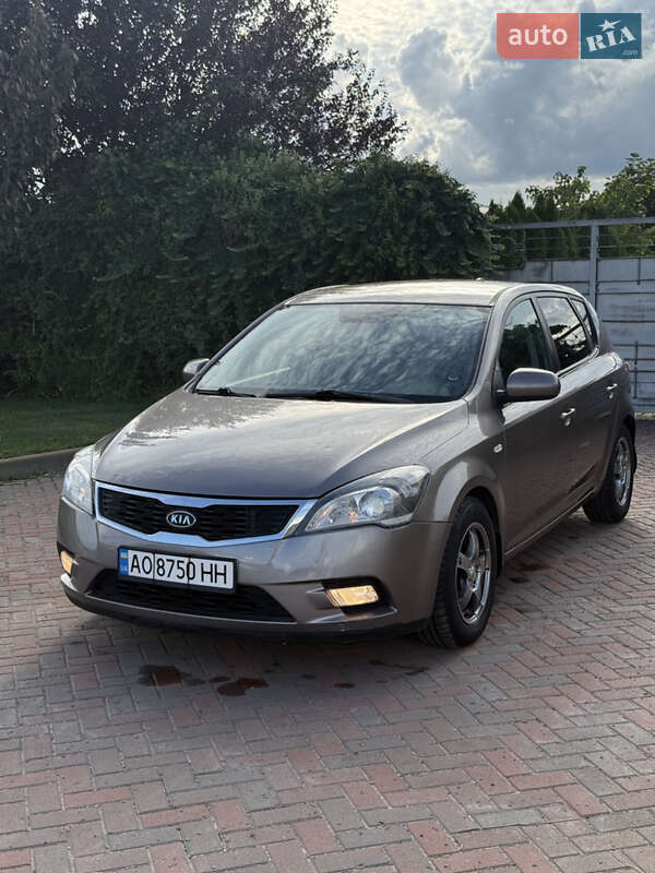 Kia Ceed 2011