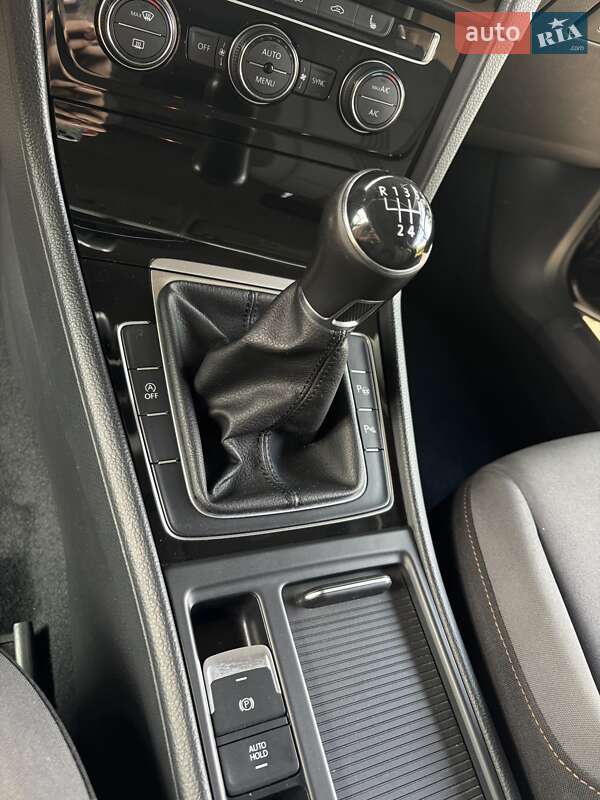 Volkswagen Golf 2016