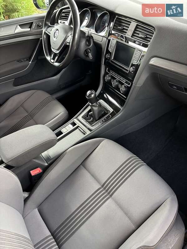 Volkswagen Golf 2016