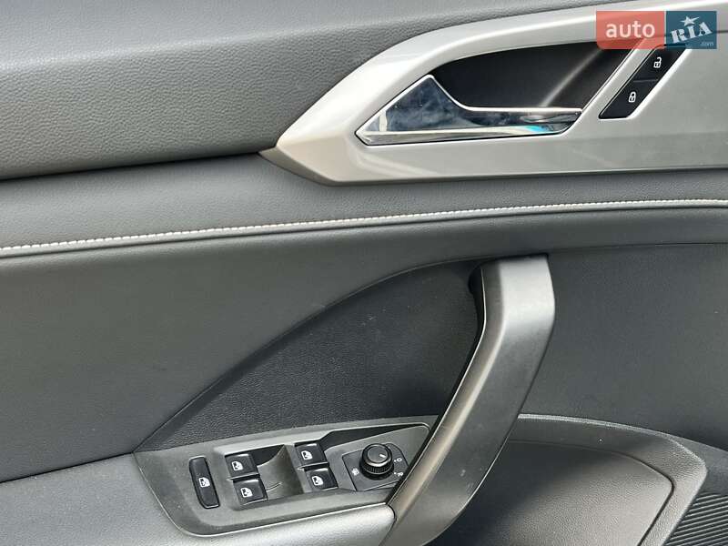 Volkswagen E-Tharu 2020