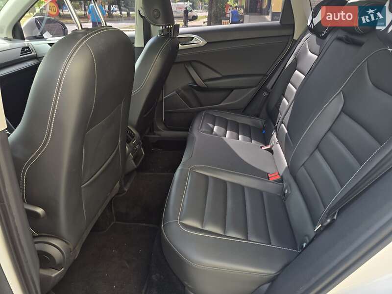 Volkswagen E-Tharu 2020