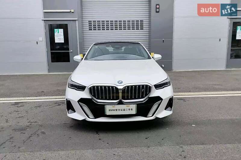 BMW i5 2024