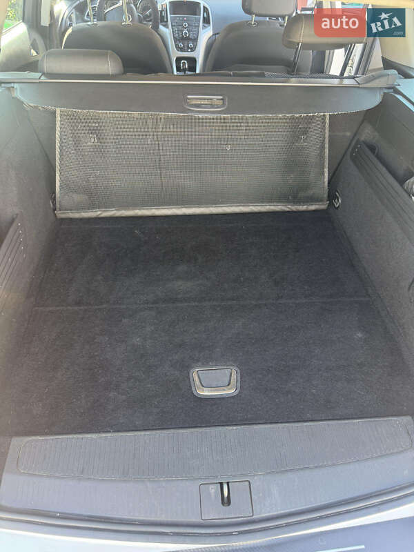 Opel Astra 2011 Opel Astra 2011