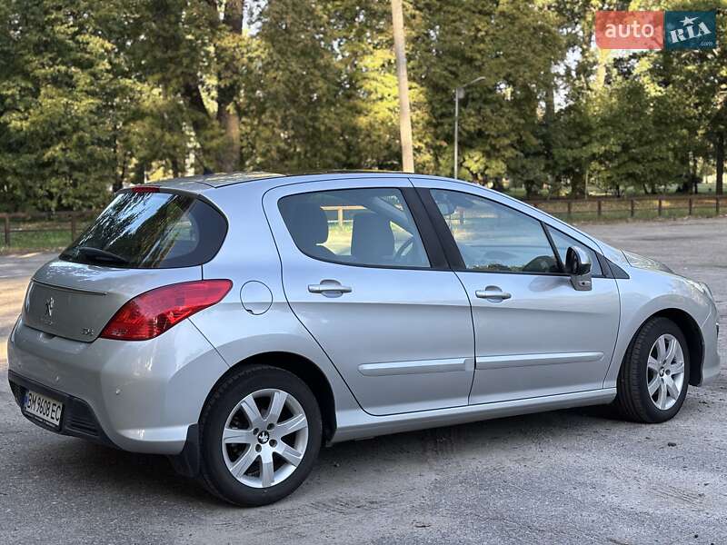 Peugeot 308 2011