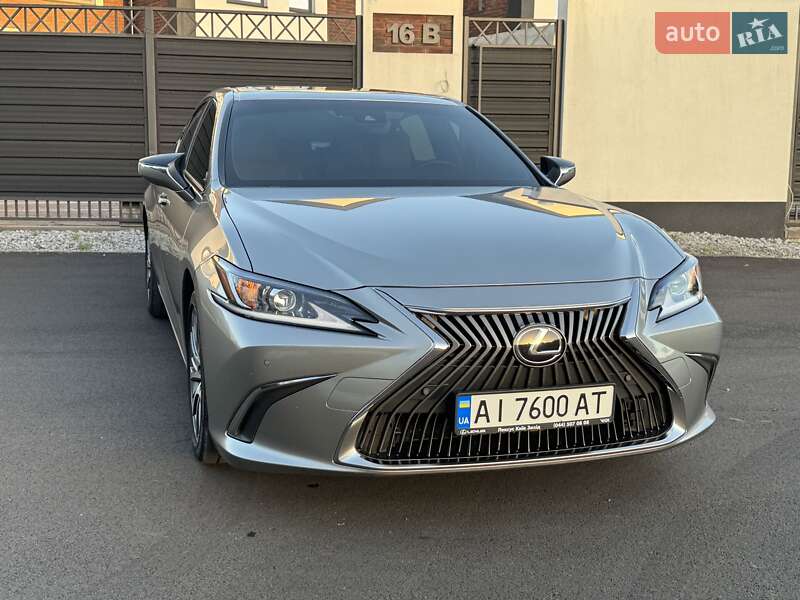Lexus-26