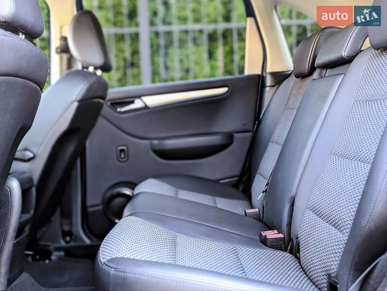 Mercedes-Benz B-Class 2010