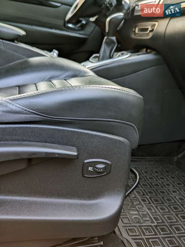 Renault Grand Scenic 2011