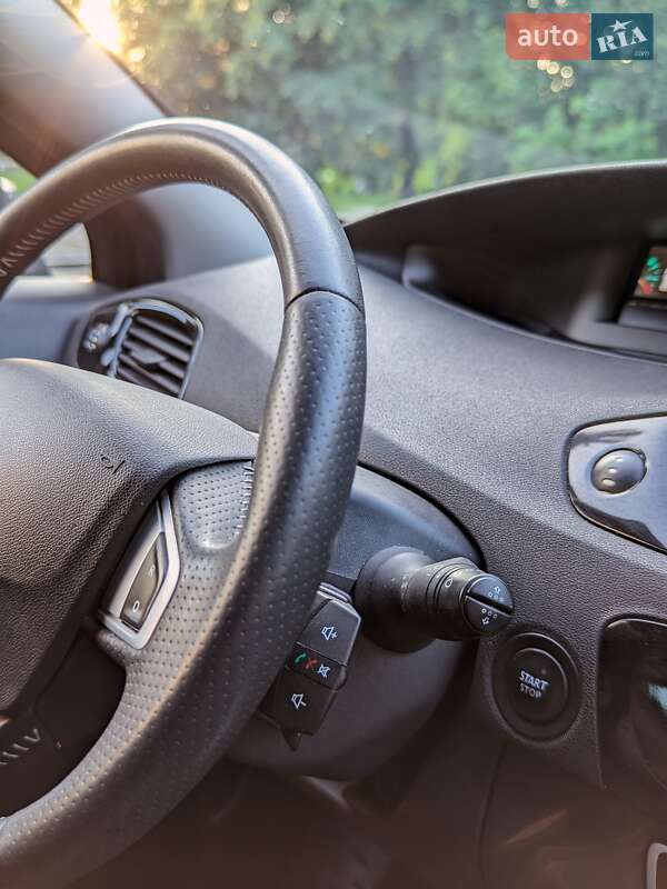 Renault Grand Scenic 2011