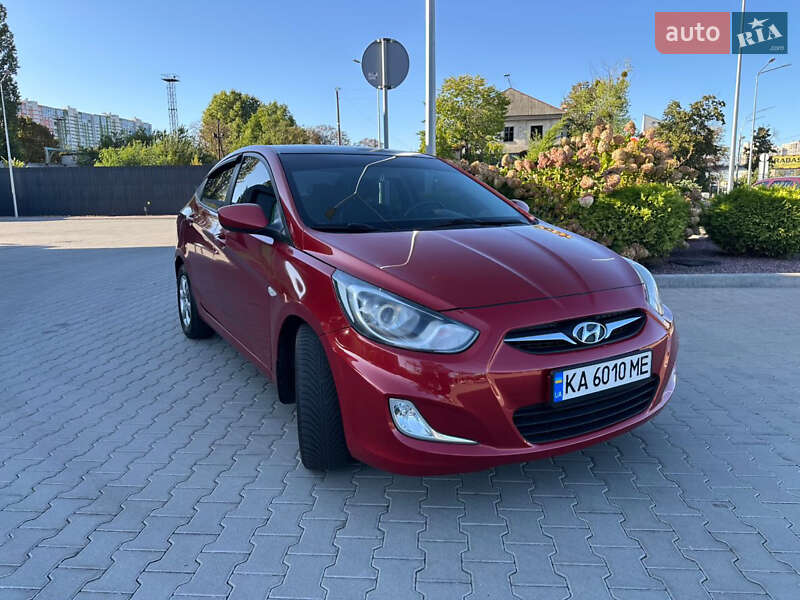 Hyundai Accent 2012