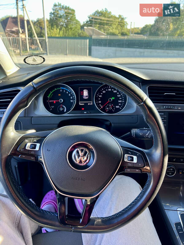 Volkswagen e-Golf 2014