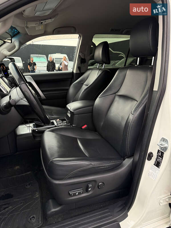 Toyota Land Cruiser Prado 2019