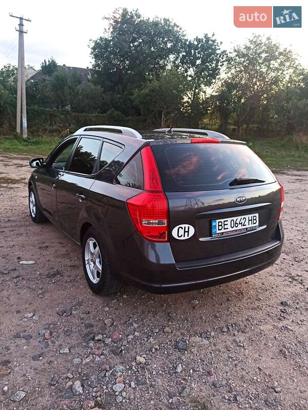 Kia Ceed 2011