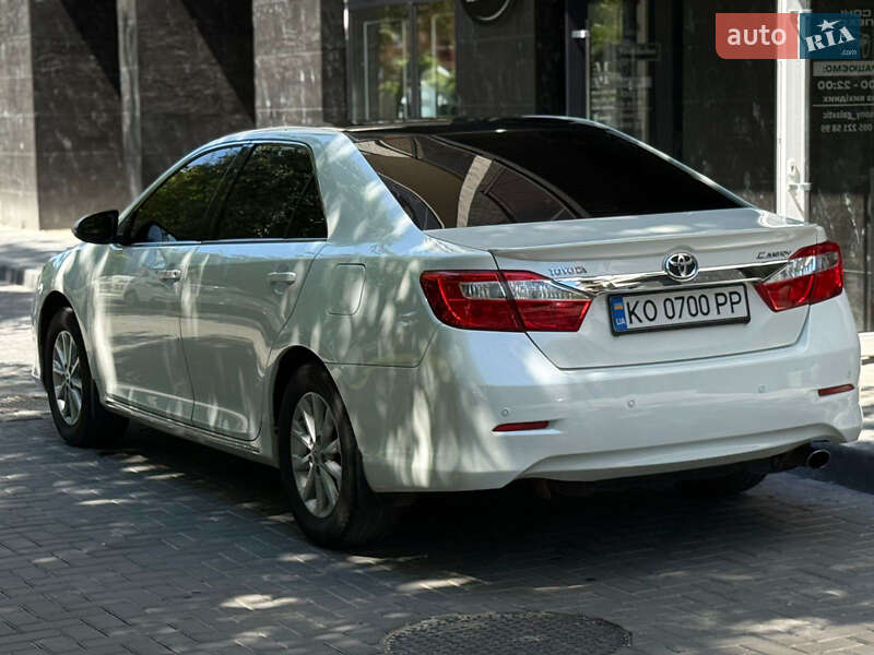 Toyota Camry 2012