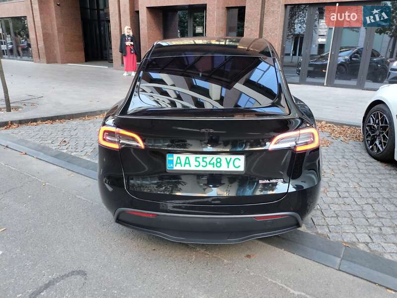 Tesla Model Y 2021