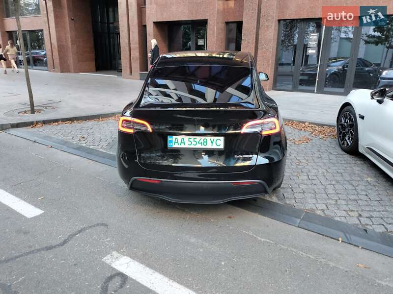 Tesla Model Y 2021
