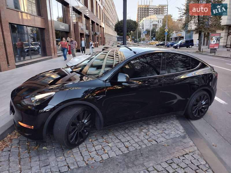 Tesla Model Y 2021