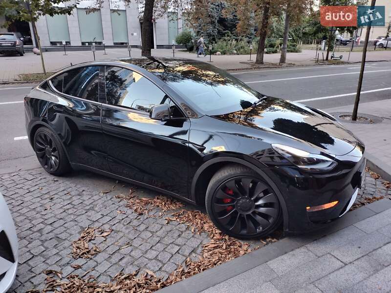 Tesla Model Y 2021