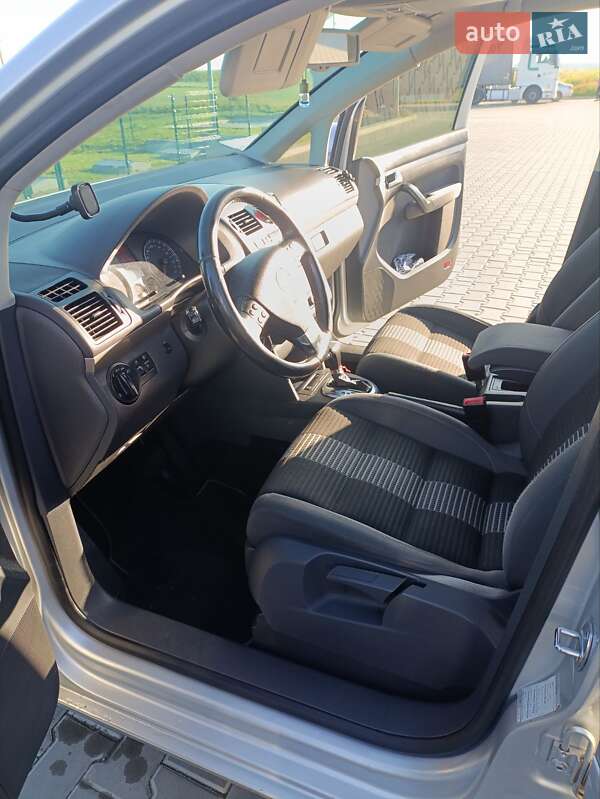 Volkswagen Touran 2008