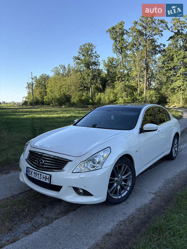 Infiniti G25 2011