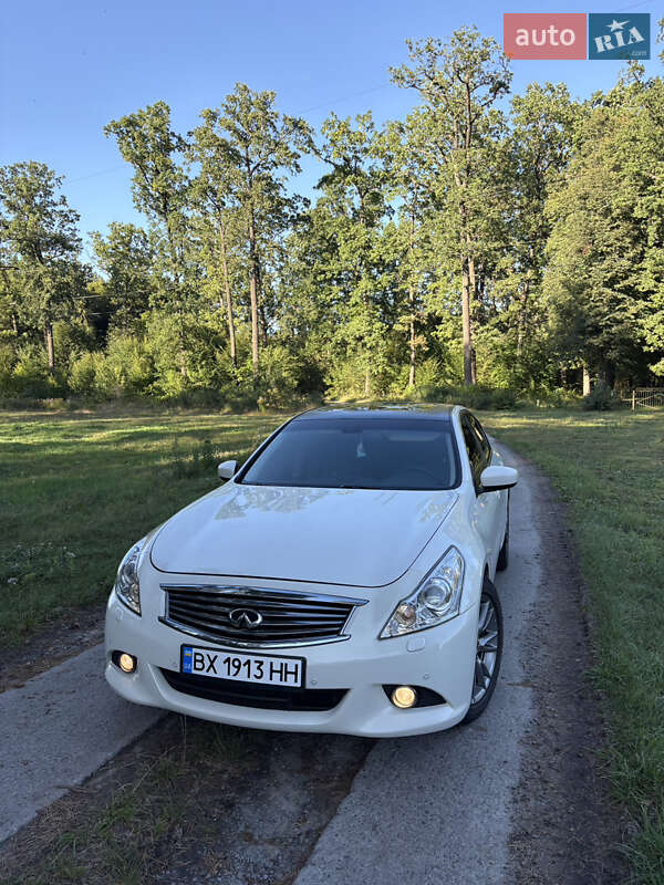 Infiniti G25 2011