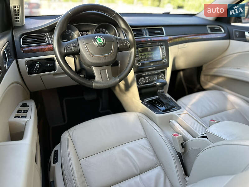 Skoda Superb 2012