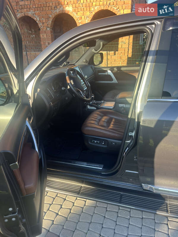 Toyota Land Cruiser 2019