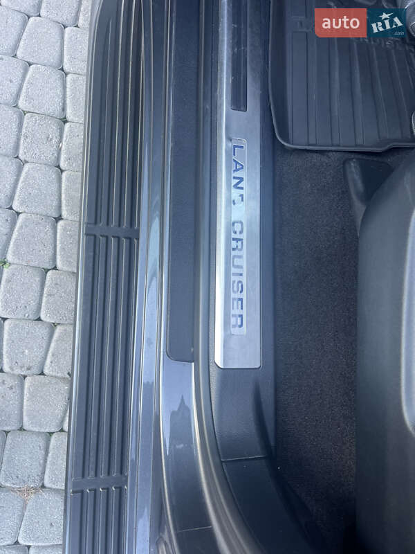 Toyota Land Cruiser 2019