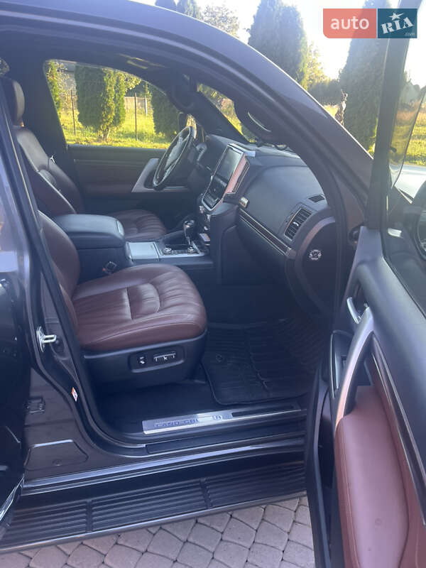 Toyota Land Cruiser 2019