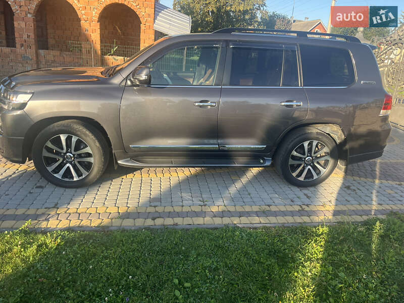 Toyota Land Cruiser 2019
