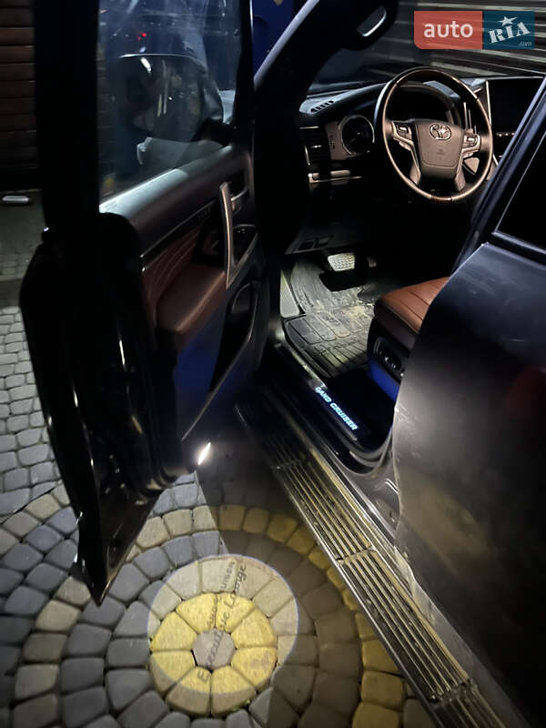 Toyota Land Cruiser 2019