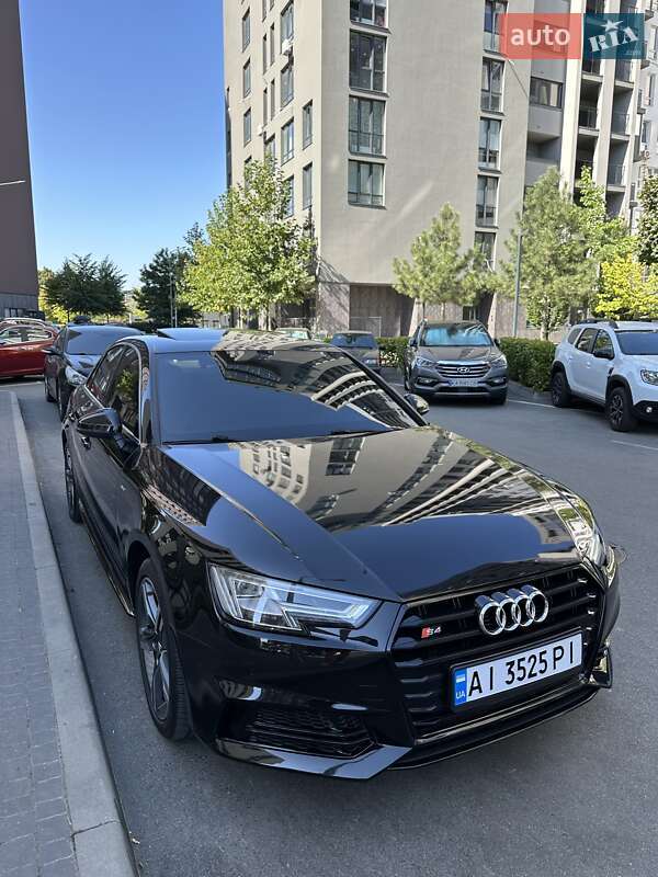 Audi-5