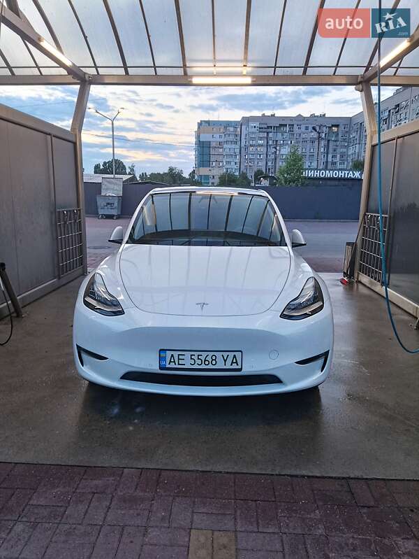 Tesla Model Y 2022