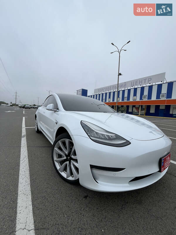 Tesla Model 3 2019