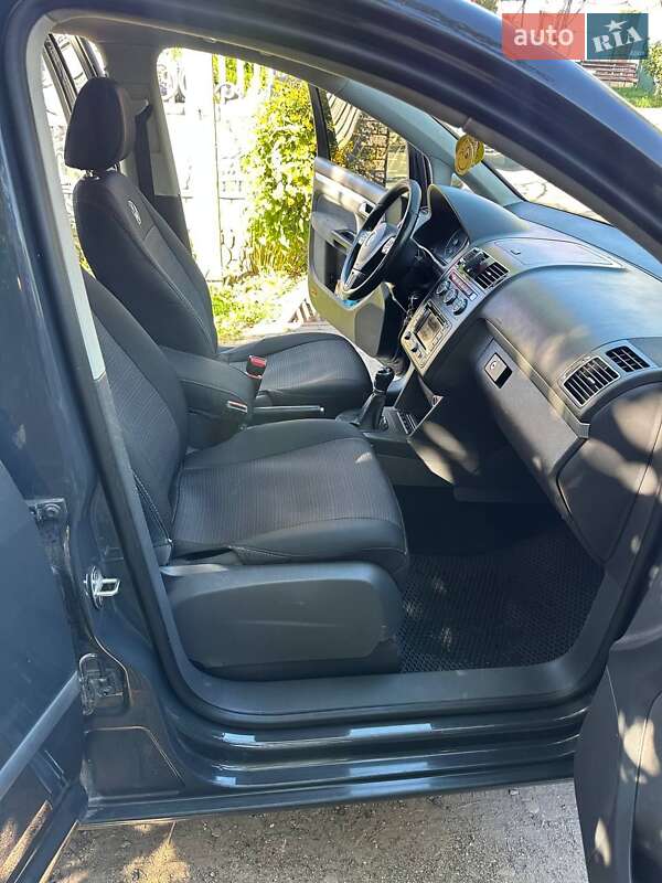 Volkswagen Touran 2014