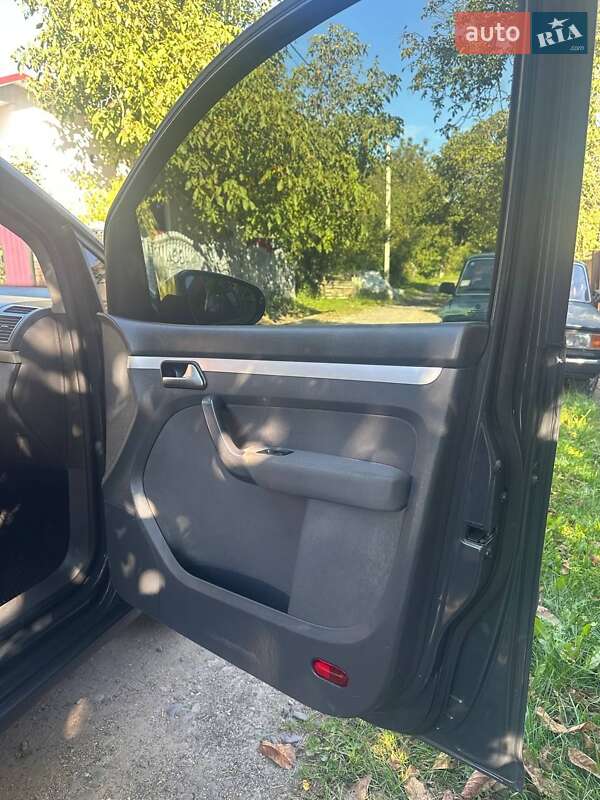 Volkswagen Touran 2014