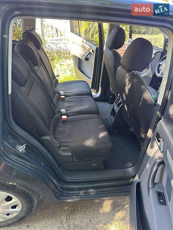 Volkswagen Touran 2014