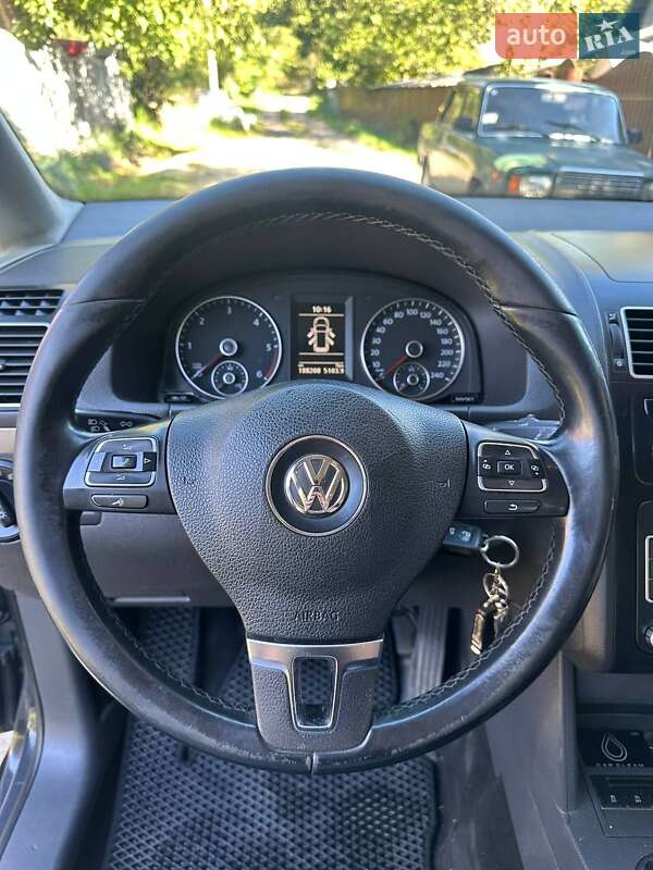 Volkswagen Touran 2014