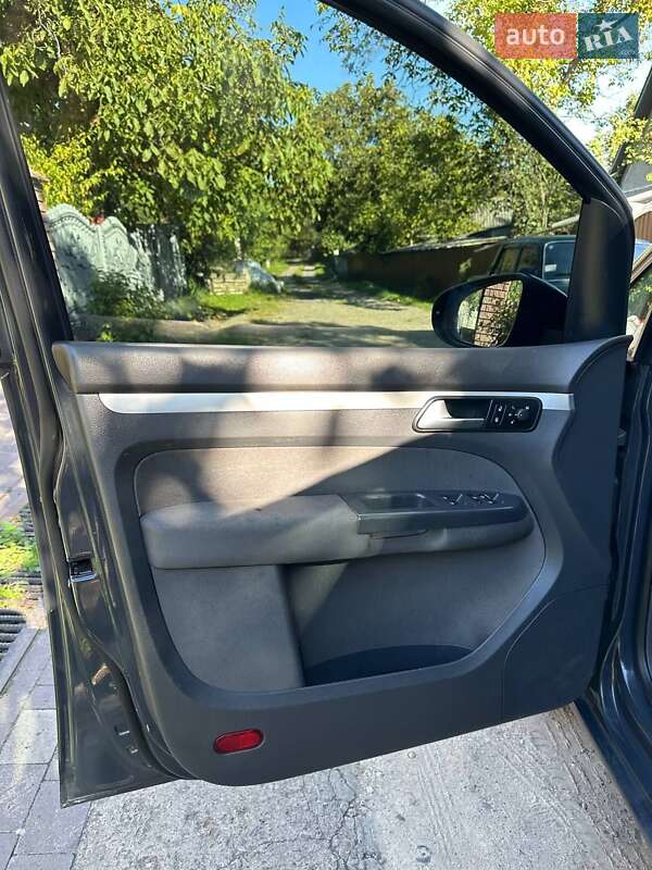 Volkswagen Touran 2014