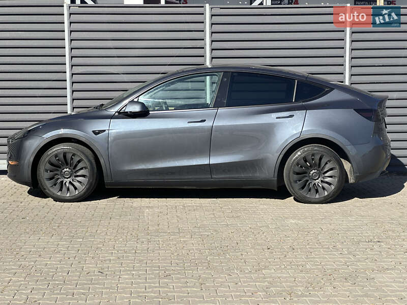 Tesla Model Y 2023