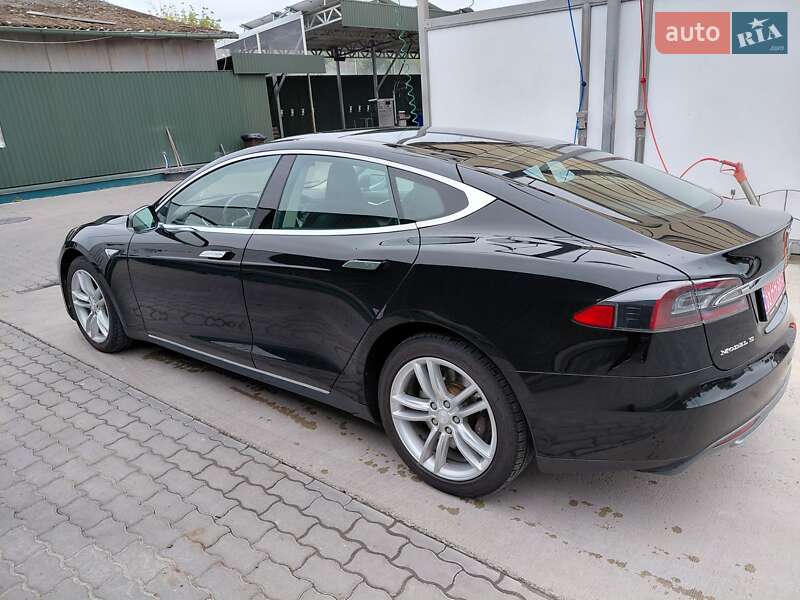Tesla-3