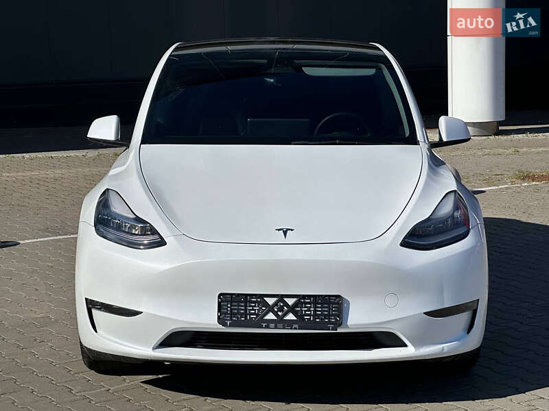 Tesla Model Y 2023