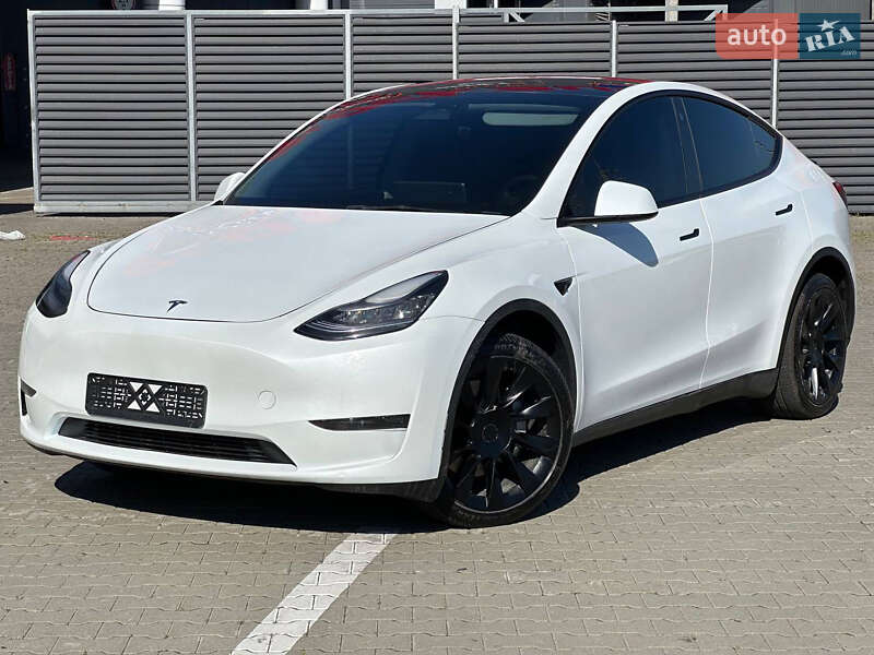 Tesla Model Y 2023