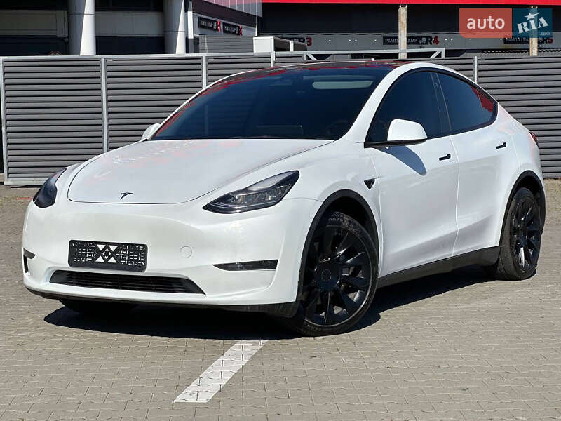 Tesla Model Y 2023