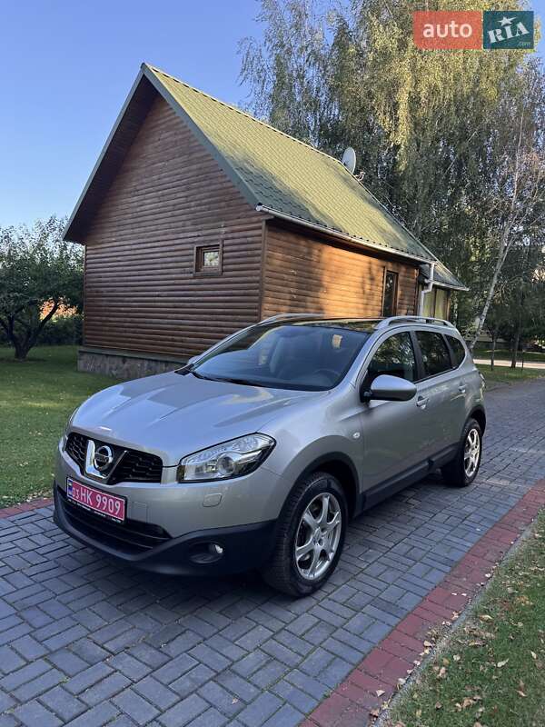 Nissan Qashqai+2 2011